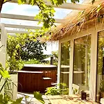 Buddhas Bed & Wellness - Retreat - Feel Good Food - B&b- Mit Viel Herz Fuer Koerper Geist & Seele