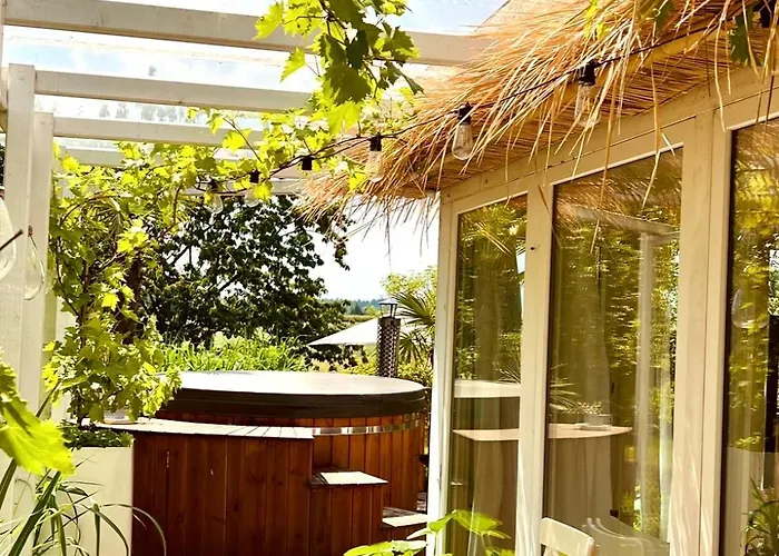 Buddhas Bed & Wellness - Retreat - Feel Good Food - B&b- Mit Viel Herz Fuer Koerper Geist & Seele